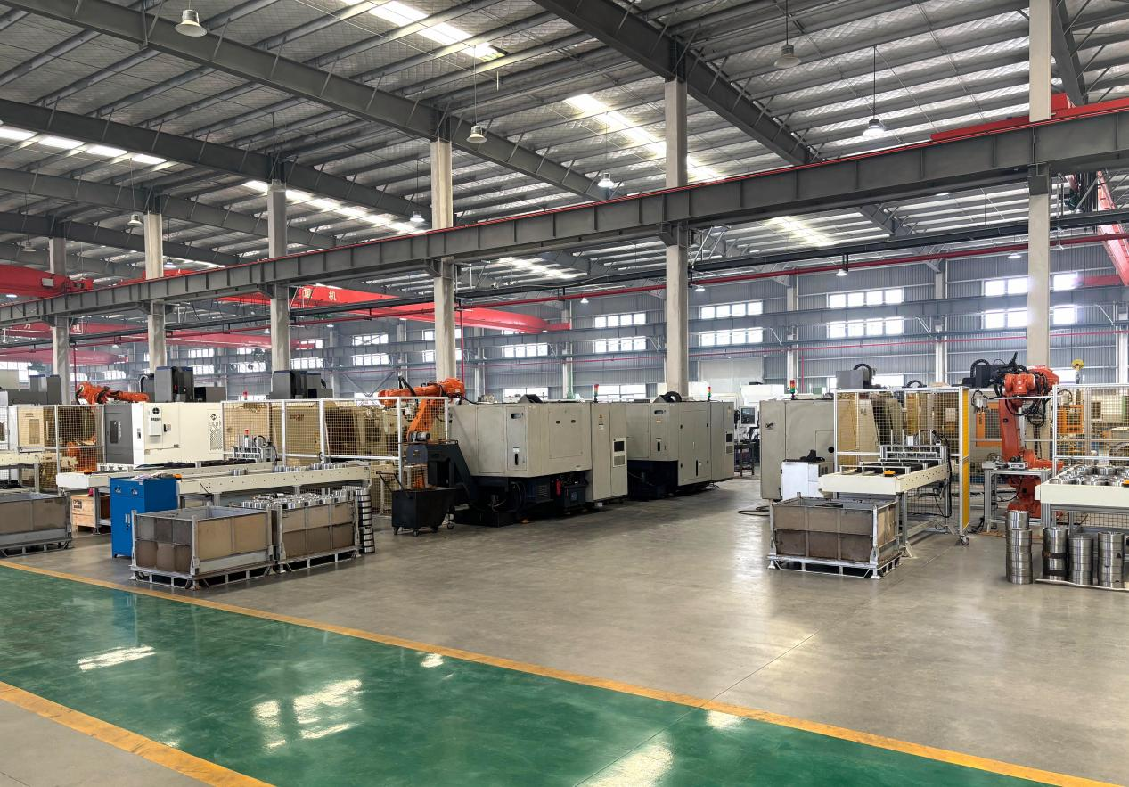 RSK a pus în funcțiune mai multe linii CNC automate robotizate, obținând progrese în capacitate și eficiență